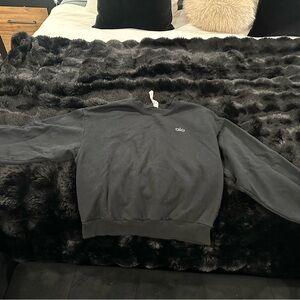 ALO Yoga Black Accolade Sweatshirt